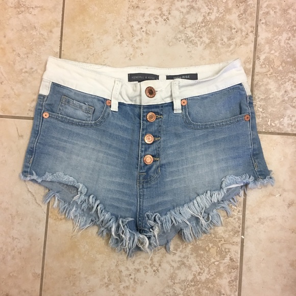 Kendall and Kylie jean shorts - Picture 1 of 3